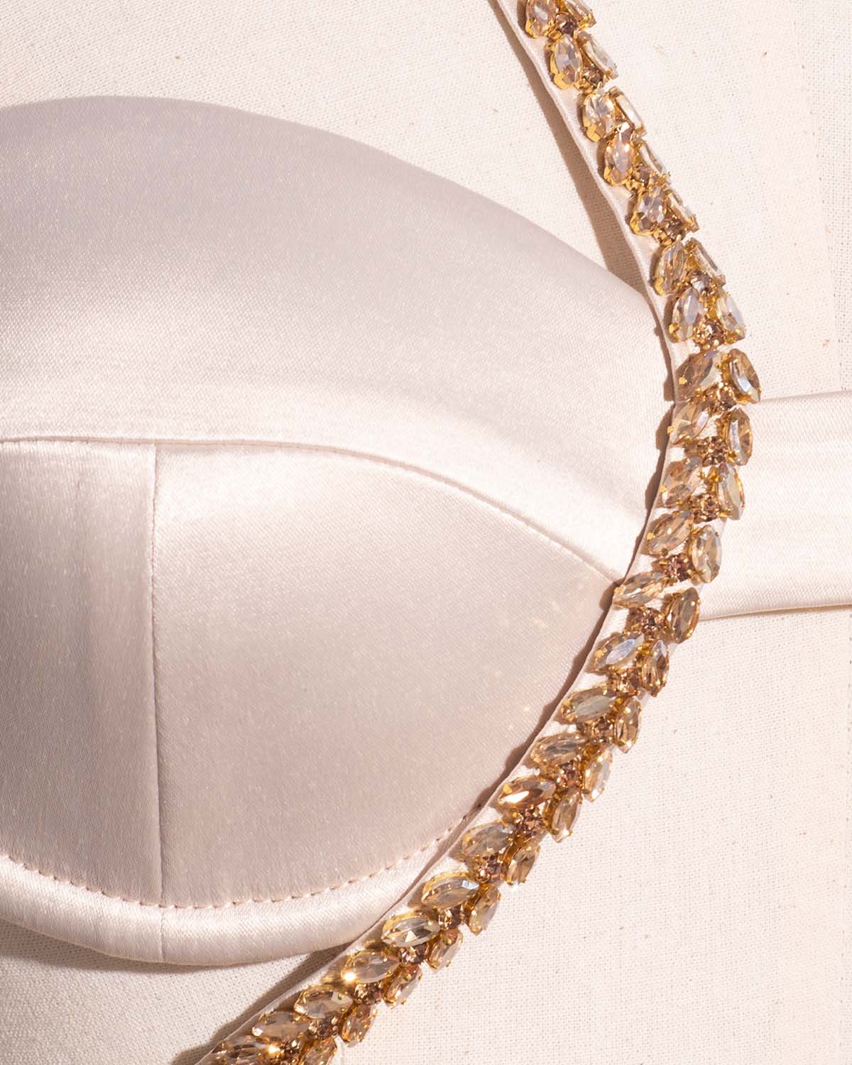 Ethereal Embrace Set - Light Gold