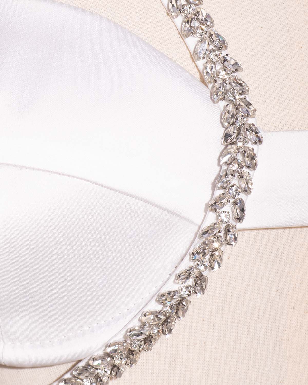 Ethereal Embrace Set - Pearl White
