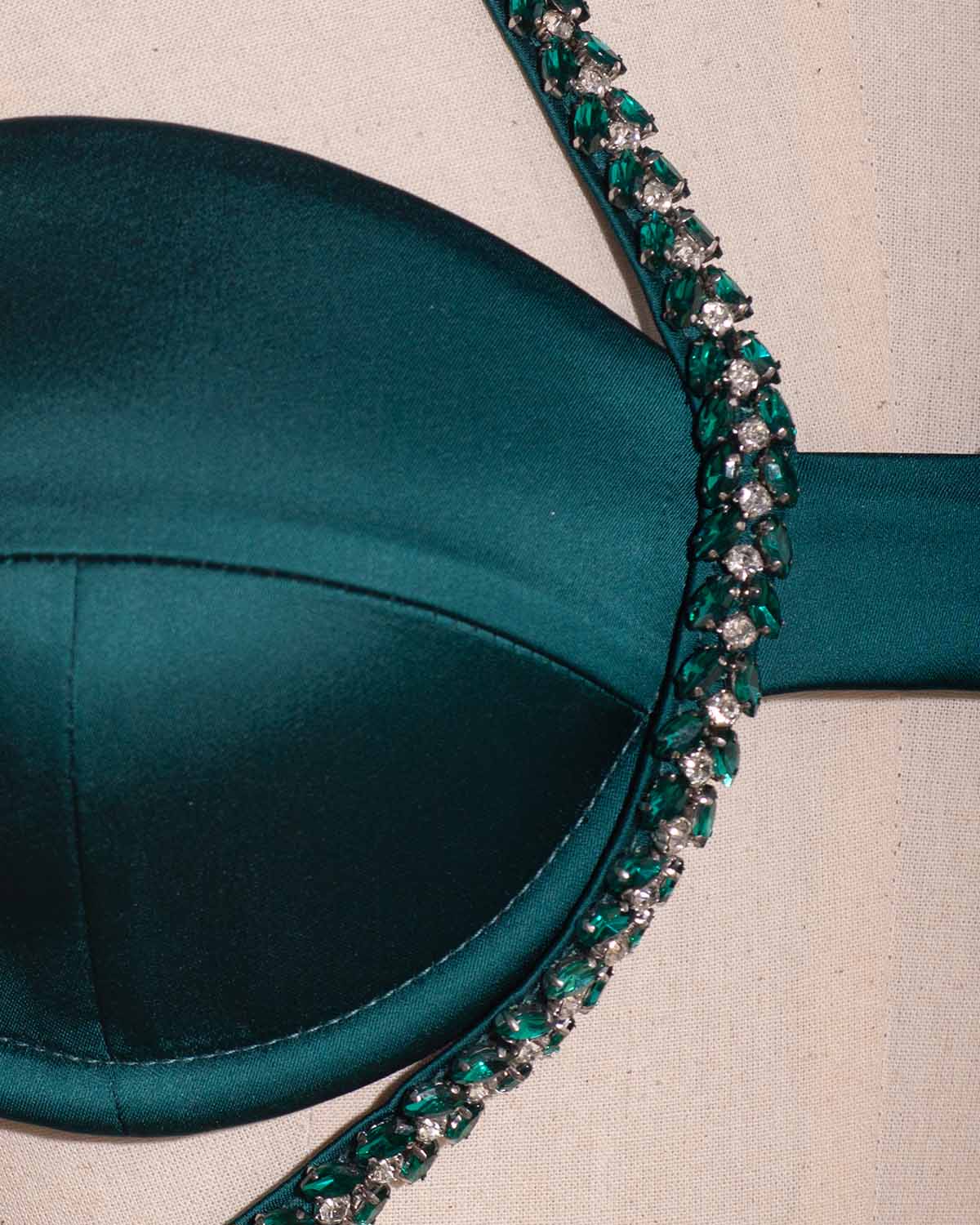 Ethereal Embrace Set - Green Emerald